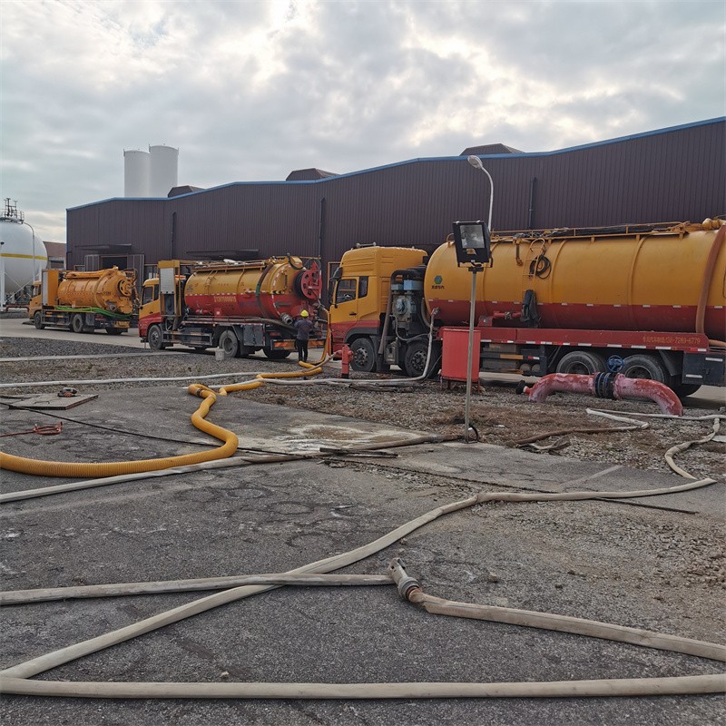 兰洋镇污水池清理